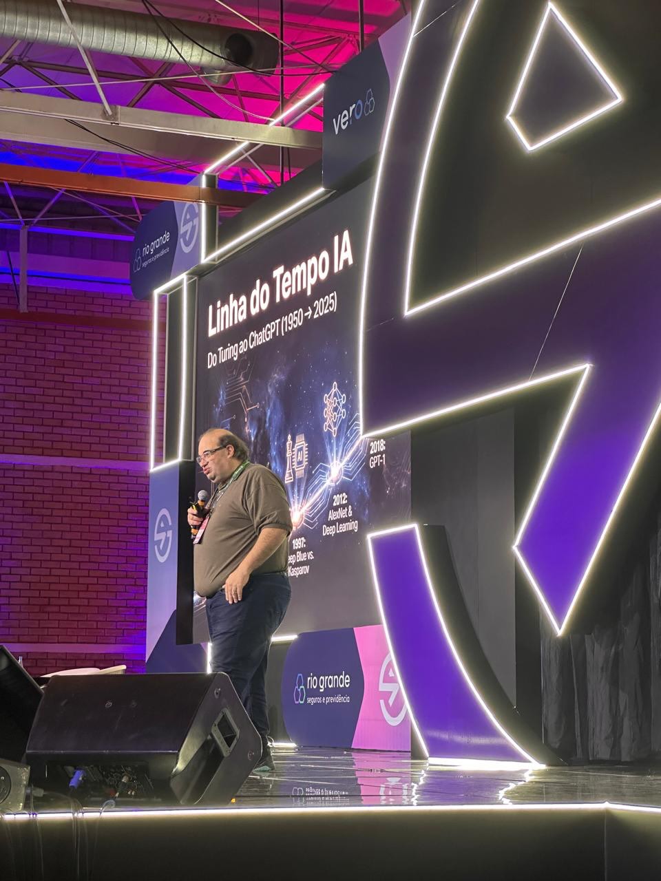 Sergio Sacani em palco